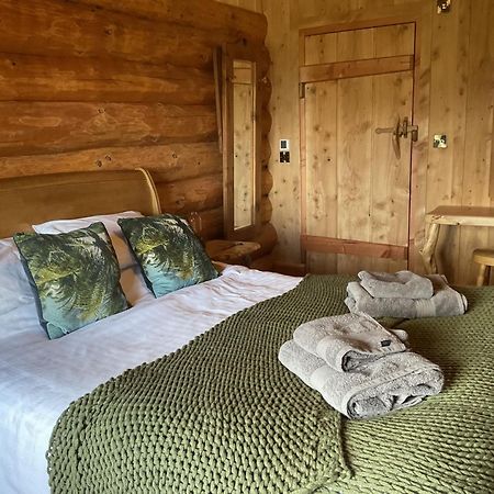 Rowan - Tedstone Log Cabins บรอมยาร์ด ภายนอก รูปภาพ