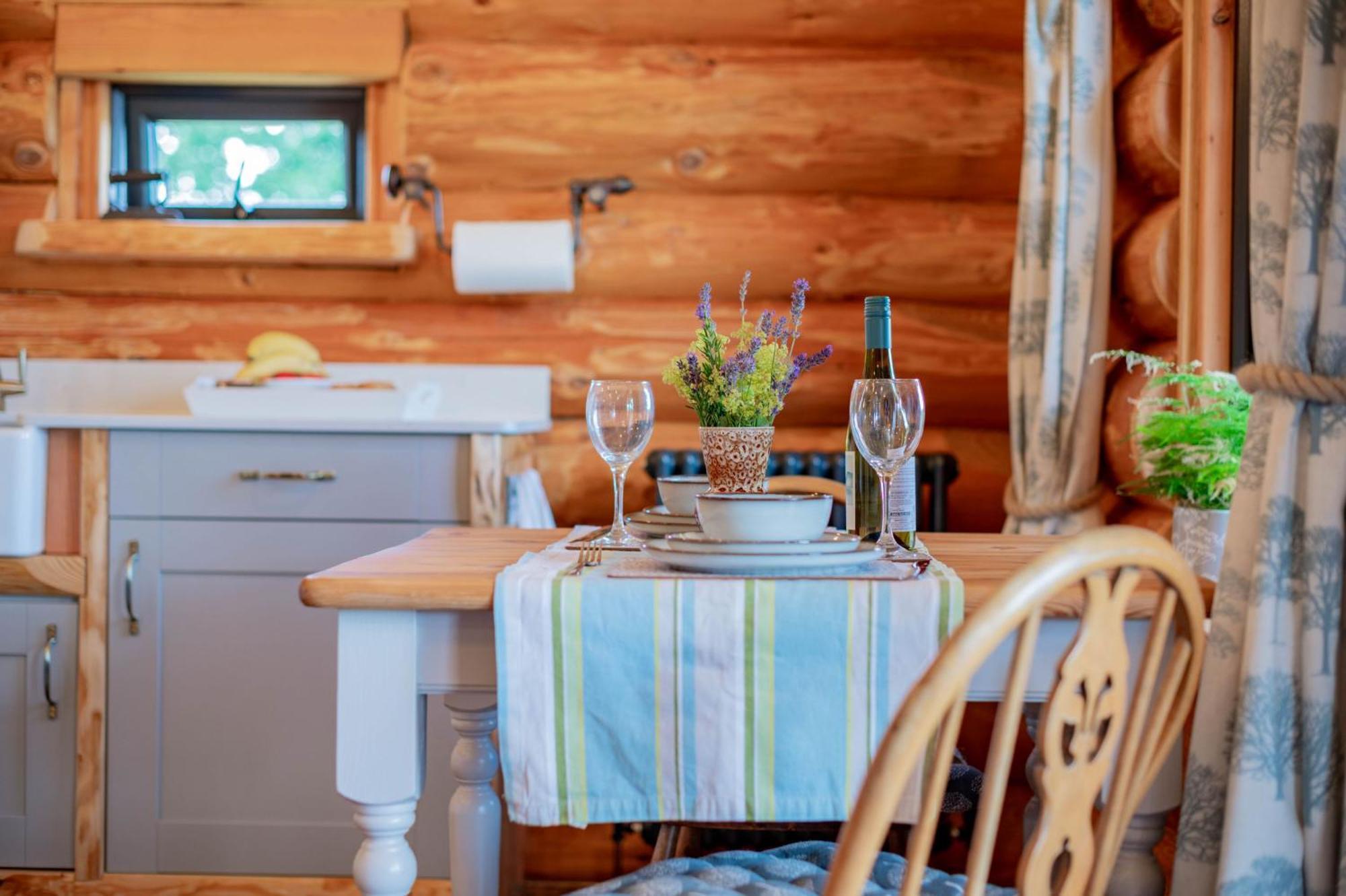 Rowan - Tedstone Log Cabins บรอมยาร์ด ภายนอก รูปภาพ