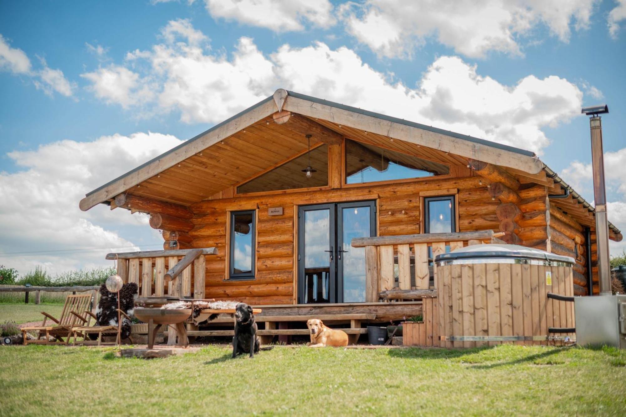 Rowan - Tedstone Log Cabins บรอมยาร์ด ภายนอก รูปภาพ